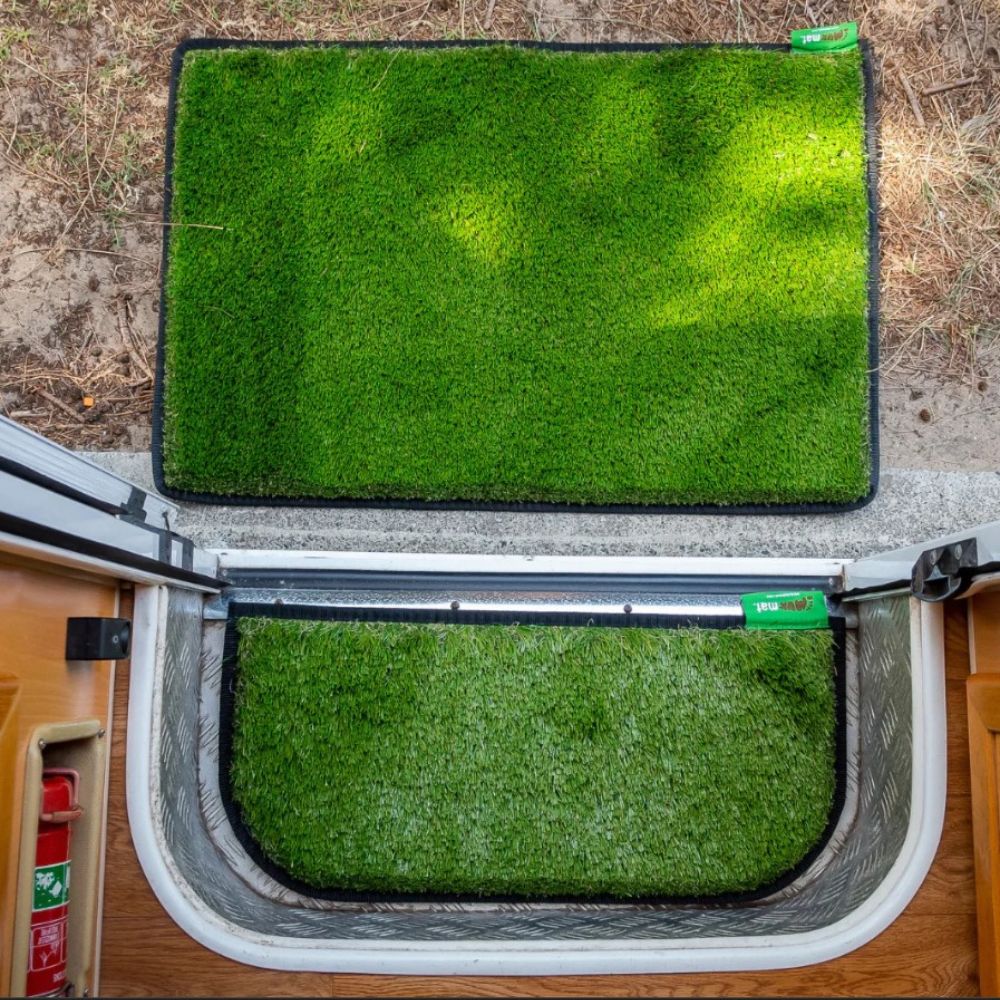 MUK MAT ROUNDED CARAVAN STEP GREEN MEDUIM 26 X 58CM - Image 2